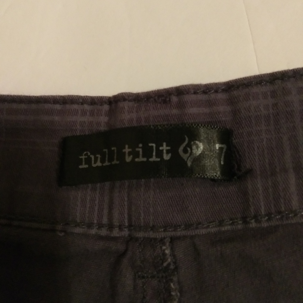 Full Tilt gray plaid shorts sz 7 - Picture 5 of 6